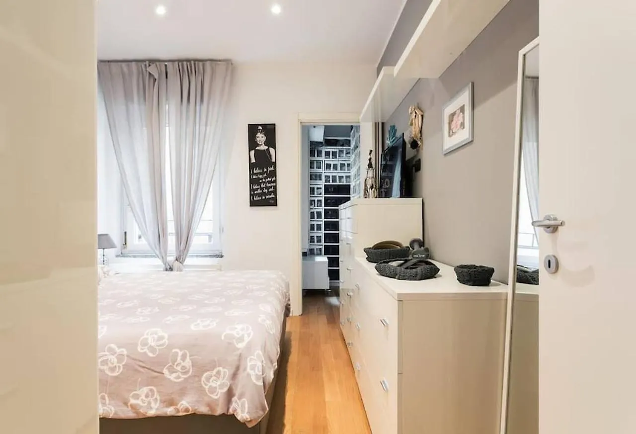 Daire Delizioso Bilocale In Bocconi - Porta Romana Milano İtalya